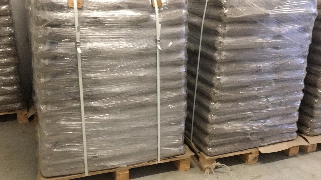 oak_pellets_f1_6bdcacc5-3b72-4c72-9568-eaa6a9c97610 Premium Eichenpellets ENplus A1 – 67 x 15 kg Palette – Image 1